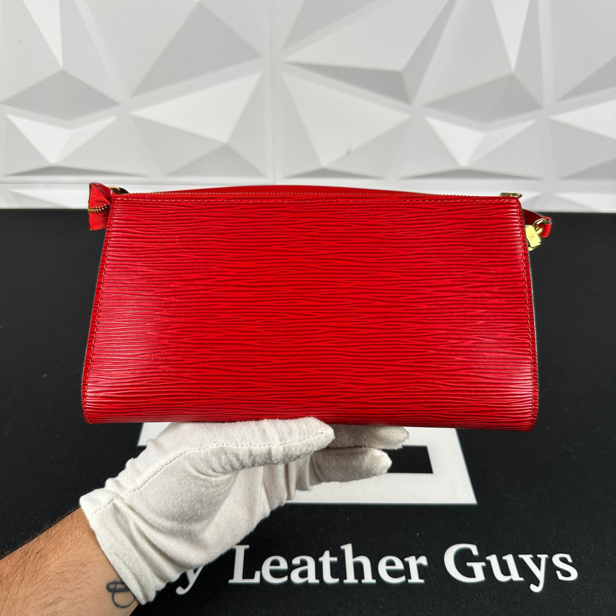 Louis Vuitton Red Epi Pochette (AR0959) – Luxury Leather Guys