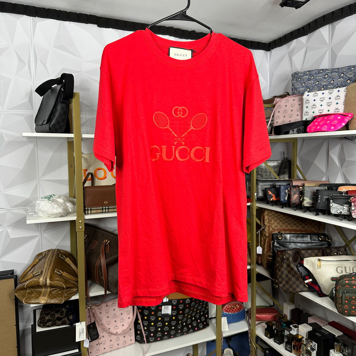 dobbeltlag software ødelagte Gucci Red Tennis T-Shirt – Luxury Leather Guys