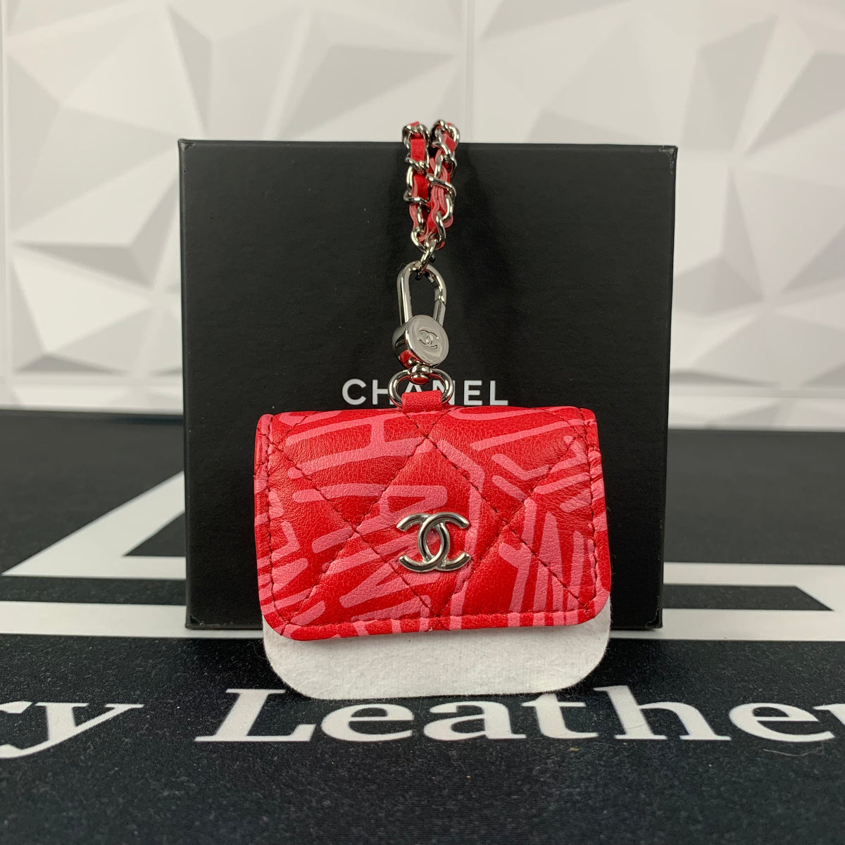 CHANEL Caviar Quilted Airpods Pro Case With Chain Pink 1282035