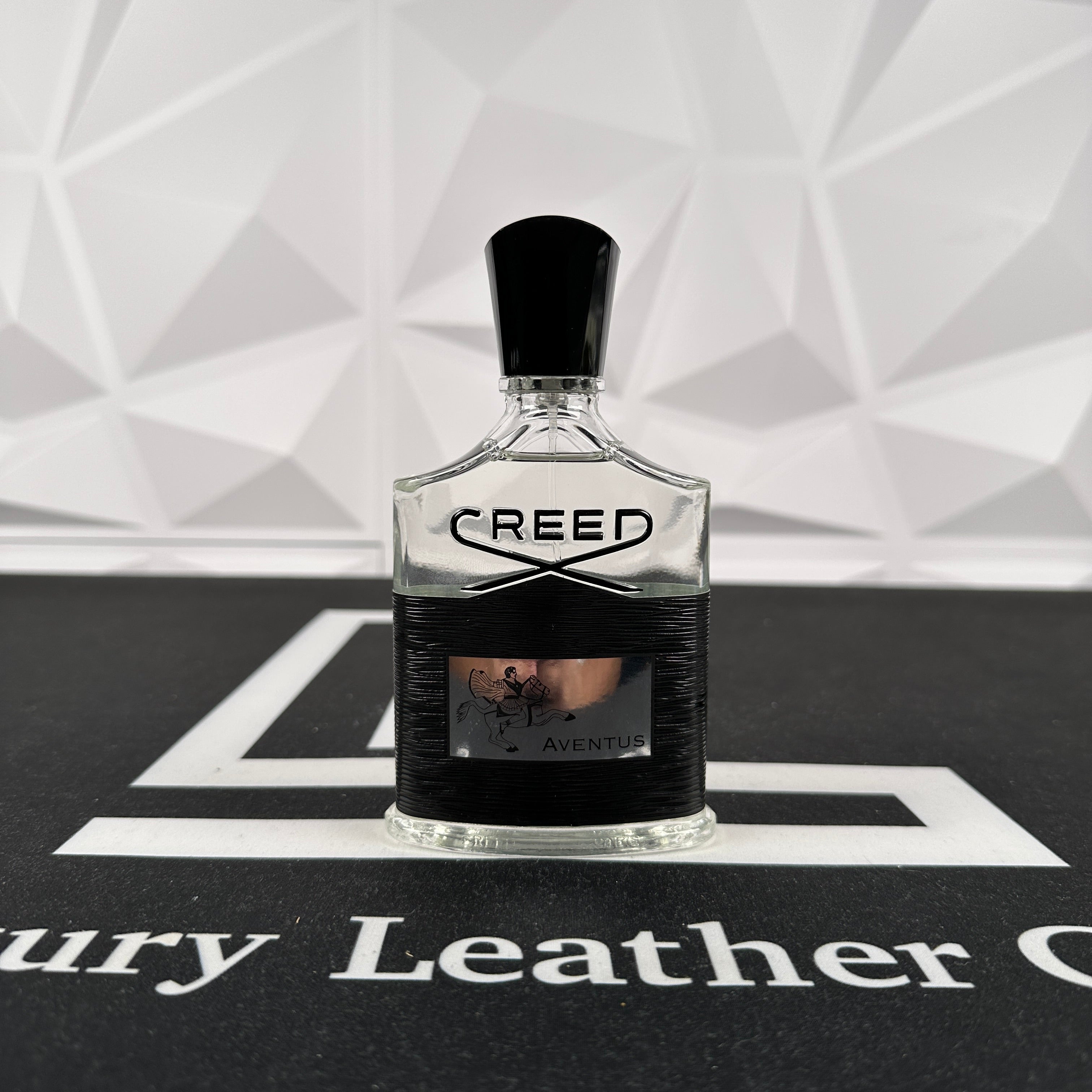 CREED Aventus 100ml ギフトバッグ付き CREED AVENTUS EAU DE PARFUM SPRAY 3.3 OZ GIFT BOX