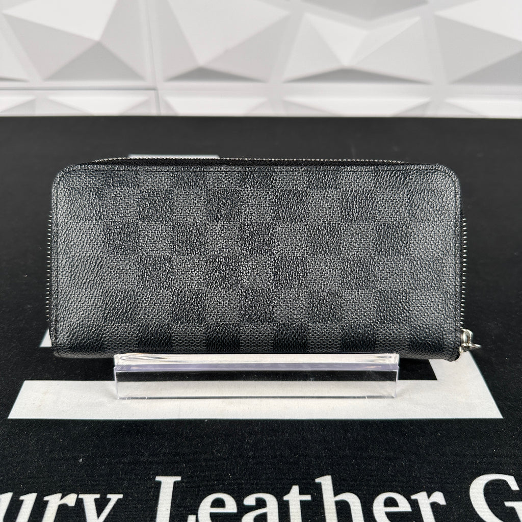 Louis Vuitton - Damier Graphite Zippy Wallet