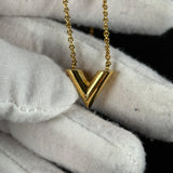 Louis Vuitton Essential V Necklace (LE0179)