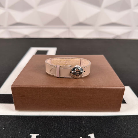 Louis Vuitton Goodluck Bracelet (SN0071)