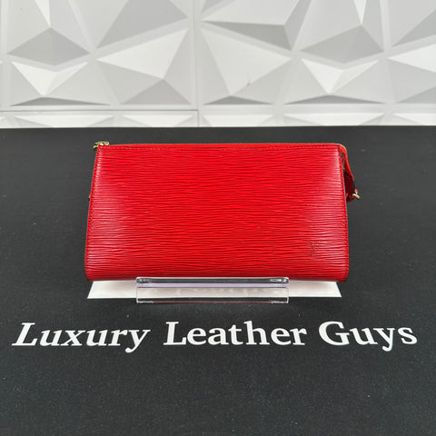 Louis Vuitton Catogram Twist Wallet – Luxury Leather Guys
